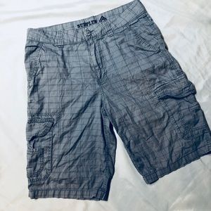 Men’s grey plaid cargo shorts